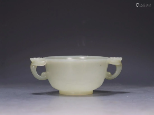 A Hetian Jade Flower-Handled Cup