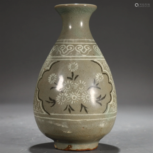 A Korean Porcelain 'Flower' Yuhuchun Vase