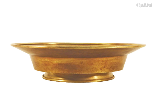 A Gilt-Bronze Dish
