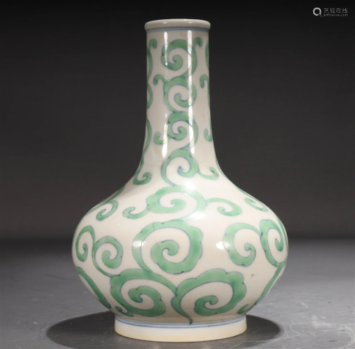 A Blue And White Green-Glazed Vase