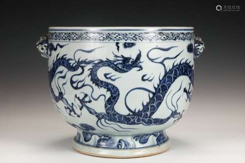 Blue and White Dragon Cylinder