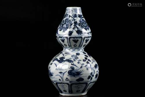 Yuan blue and white hexagonal gourd bottle