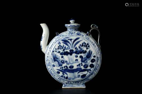Yuan Dynasty blue and white flat pot