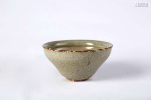 Northern Song Dynasty Linru Kiln Carved Tea Cup