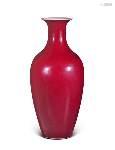 清中期 红釉观音瓶
