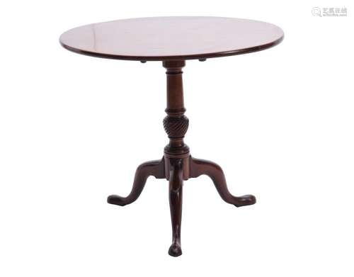 A GEORGE III MAHOGANY OCCASIONAL TABLE Circa 1770