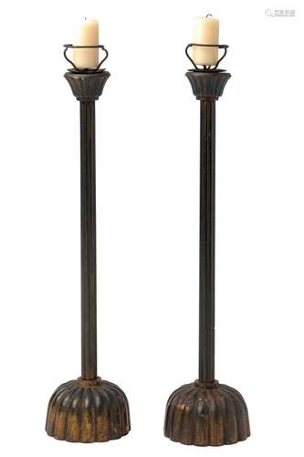 A PAIR OF JAPANESE LACQUERED WOOD CANDLESTICKS Late 19th cen...