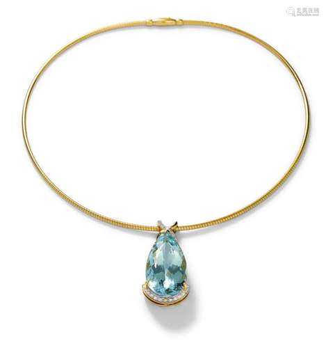 AQUAMARINE AND DIAMOND PENDANT NECKLACE