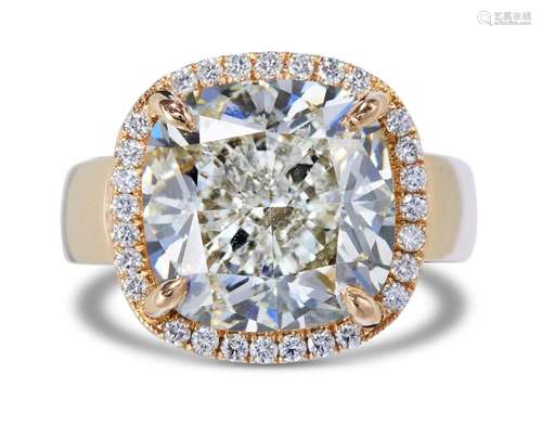 AN IMPRESSIVE DIAMOND RING