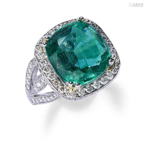 EMERALD AND DIAMOND RING