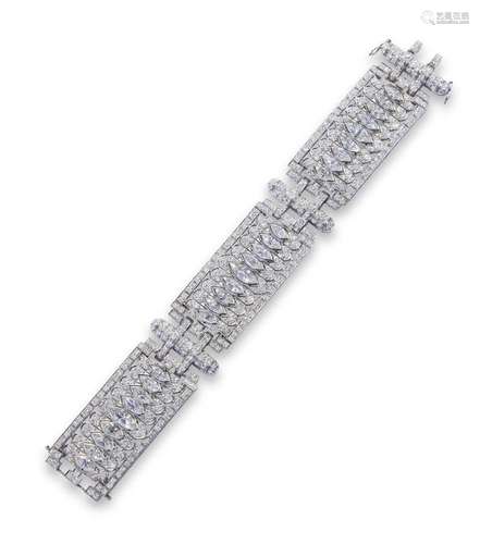 DIAMOND BRACELET CIRCA 1935