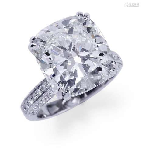 AN IMPRESSIVE SOLITAIRE DIAMOND RING