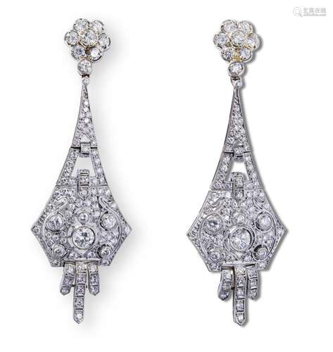 PAIR OF DIAMOND CHANDELIER EARRINGS