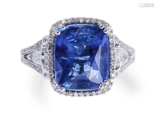 SAPPHIRE AND DIAMOND RING