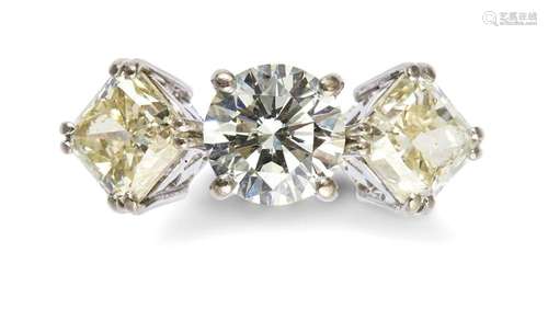 THREE STONE DIAMOND RING