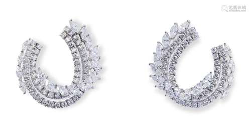 PAIR OF DIAMOND EARRINGS