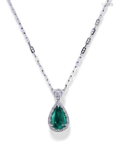 EMERALD AND DIAMOND PENDANT NECKLACE