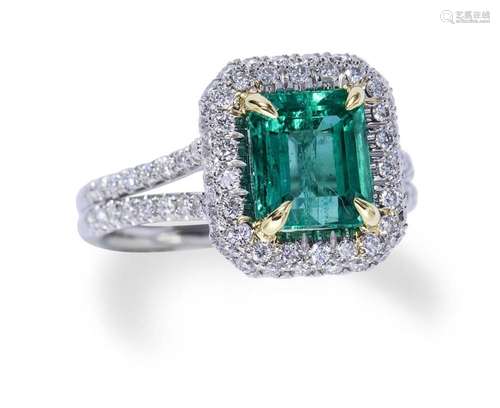 EMERALD AND DIAMOND RING