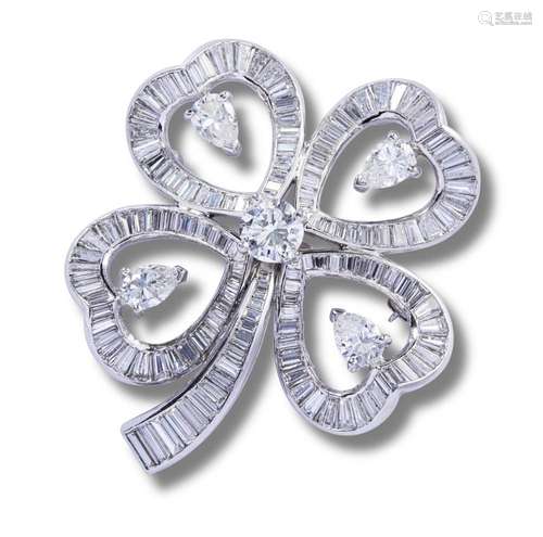 DIAMOND CLOVER PENDANT BROOCH