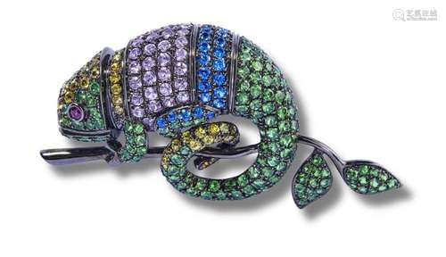 TSAVORITE GARNET, SAPPHIRE AND RUBY BROOCH