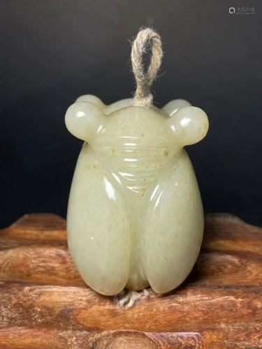 Vintage Chinese Natural Hetian Jade Double Cicada Pendant
