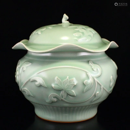 Chinese Douqing Glaze Porcelain Pot w Lid