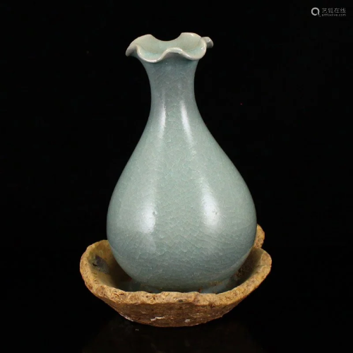 Chinese Sky Blue Glaze Ru Kiln Porcelain Vase