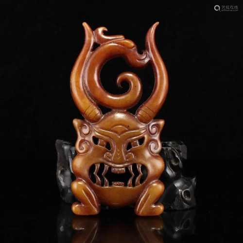 Vintage Chinese Hetian Jade Divine Beast Pendant