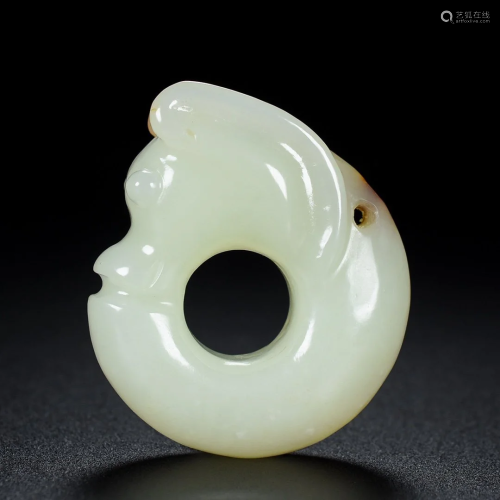 Vintage Chinese Hetian Jade Lucky Beast Pendant