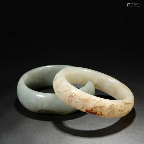 A pair of hetian jade bracelets