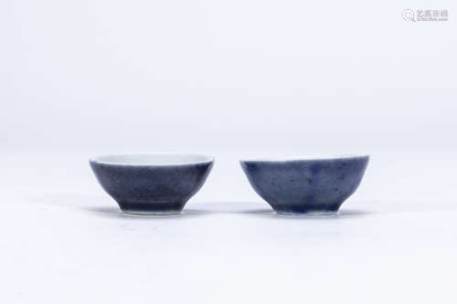 A pair of blue glaze cups