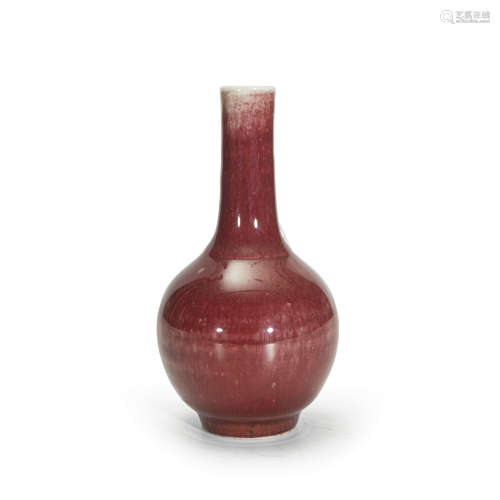 清晚期 红釉天球瓶