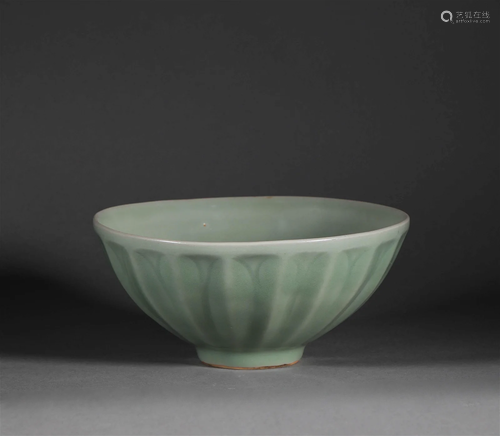 Longquan official kiln bowl