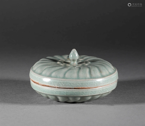 Longquan melon shaped cover box