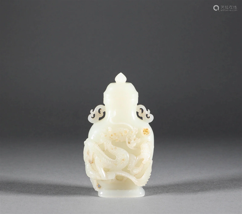 Hetian jade double ear vase in the Qing Dynasty