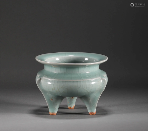 Longquan tripod censer