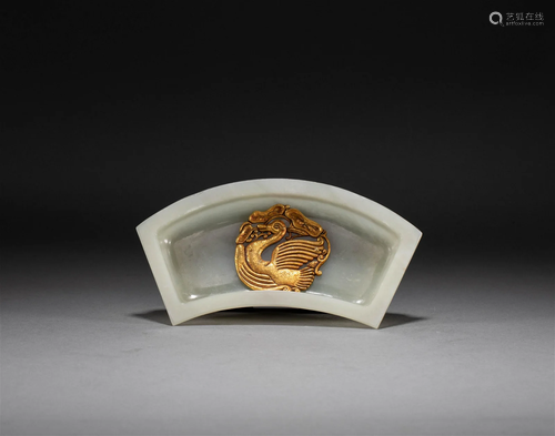 Fan shaped Swan plate