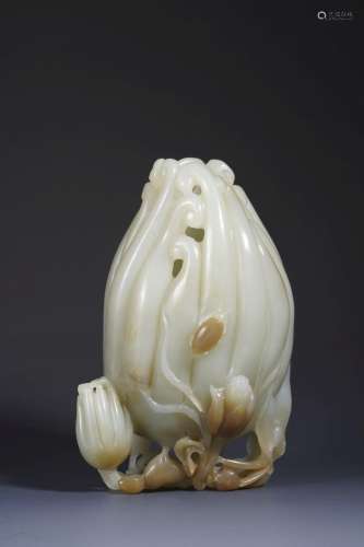 JADE CARVING OF BUDDHA'S HAND FLOWER RECEPTACLE