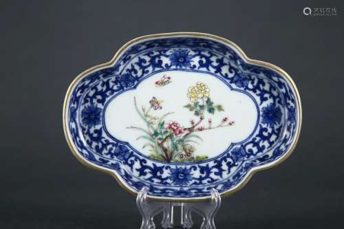 QING, BLUE AND WHITE FAMILLE ROSE QUADRANGLE PLATE