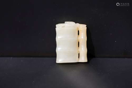 MING, WHITE JADE BAMBOO TOGGLE