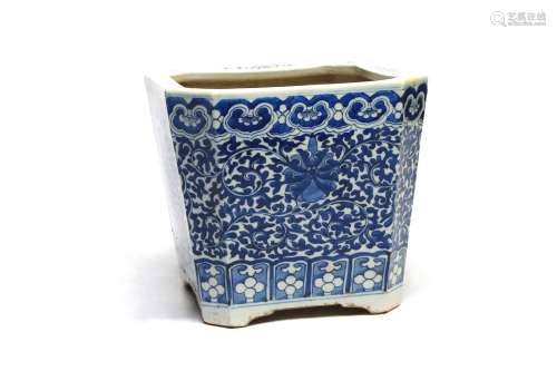 A blue and white porcelain rectangular planter painted with ...