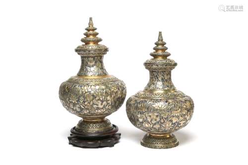 A pair of rare and fine silver gilt enameled "Khon Tho&...