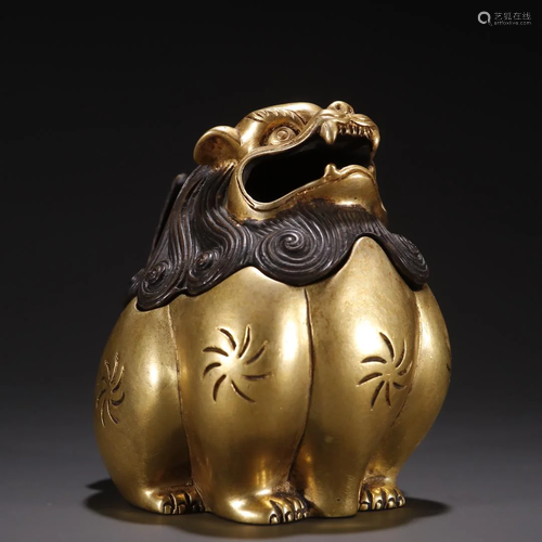 A Fine Gilt-bronze Lion Aromatherapy Stove