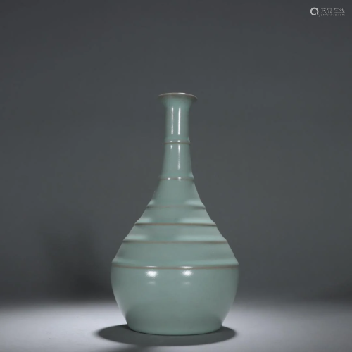 A Fine Jun-yao Vase