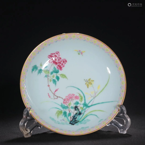 A Fine Famille-rose Plate