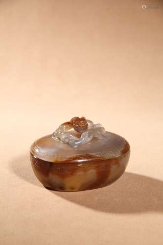 AN AGATE‘DRAGON’BOX,MARK AND PERIOD OF QIANLONG