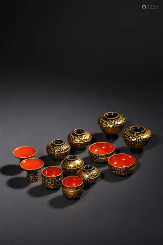 A SET OF LACQUER-GILT APPLIANCES,QING DYNASTY