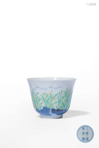 A BLUE AND WHITE DOUCAI ‘FLOWER’CUP,MARK AND PERIOD OF KANGX...