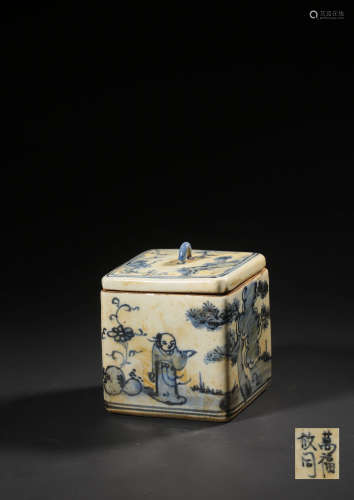 A BLUE AND WHITE ‘FIGURE’BOX AND COVER,MING DYNASTY