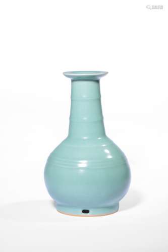 A LONGQUAN CELADON VASE,SONG DYNASTY